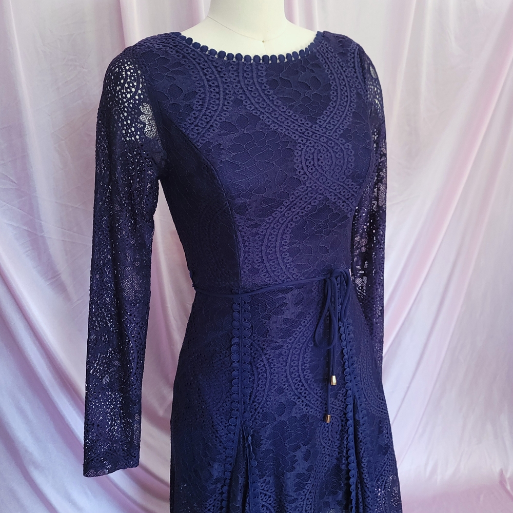 Elegant Lace Long Sleeve Dress in Navy